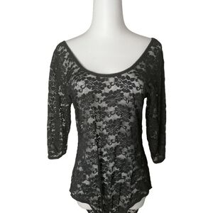 🐝 44，black lace fitted bodysuit by secret